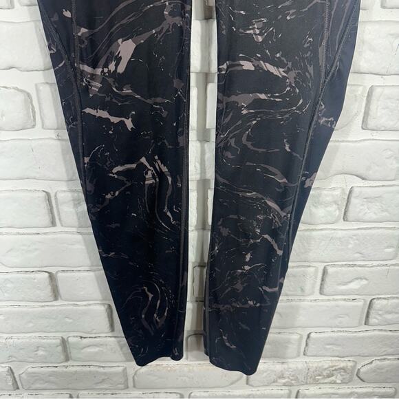 Athleta Velocity Stash Pocket Marble 7/8 Tight Size Medium - Picture 8 of 14